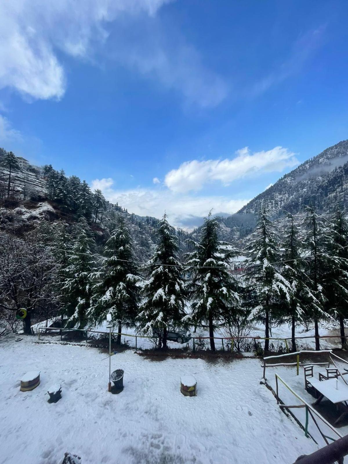 Jibhi Highness River Side Hotel Exterior foto